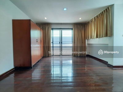 10110, Bangkok, Thailand 10110, Bangkok, Thailand