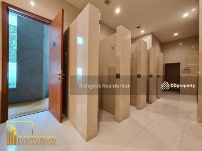 Ficus Lane, Bangkok, Thailand Ficus Lane, Bangkok, Thailand