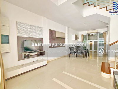 For rent, 3-story townhome, Srinakarin Road. Near Thanya Department Store, Bangkok, Thailand For rent, 3-story townhome, Srinakarin Road. Near Thanya Department Store, Bangkok, Thailand