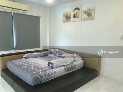 Spacious 4-Br House near BTS Udom Suk, Bangkok, Thailand Spacious 4-Br House near BTS Udom Suk, Bangkok, Thailand