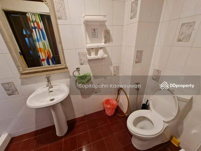 10110, Bangkok, Thailand 10110, Bangkok, Thailand