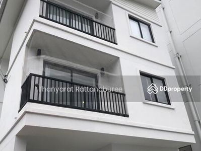 House for rent near BTS Ekkamai, Bangkok, Thailand House for rent near BTS Ekkamai, Bangkok, Thailand