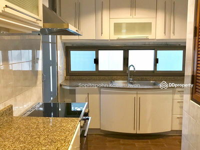 10110, Bangkok, Thailand 10110, Bangkok, Thailand