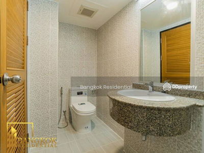 Navin Court, Bangkok, Thailand Navin Court, Bangkok, Thailand