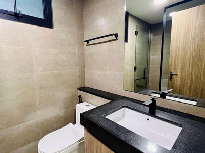 De La Sol, Vietnam De La Sol, Vietnam