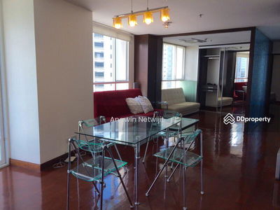 Urbana Langsuan, Bangkok, Thailand Urbana Langsuan, Bangkok, Thailand