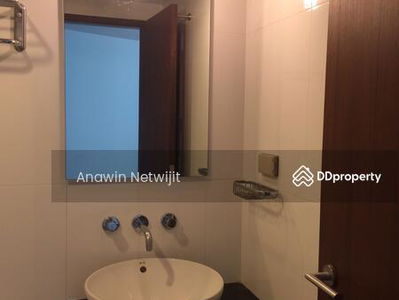 Urbana Langsuan, Bangkok, Thailand Urbana Langsuan, Bangkok, Thailand