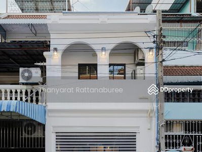 Townhome renovate at Charoen Krung, Bangkok, Thailand Townhome renovate at Charoen Krung, Bangkok, Thailand