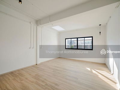 Townhome renovate at Charoen Krung, Bangkok, Thailand Townhome renovate at Charoen Krung, Bangkok, Thailand