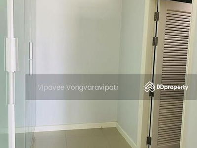 Royal Castle Sukhumvit, Bangkok, Thailand Royal Castle Sukhumvit, Bangkok, Thailand