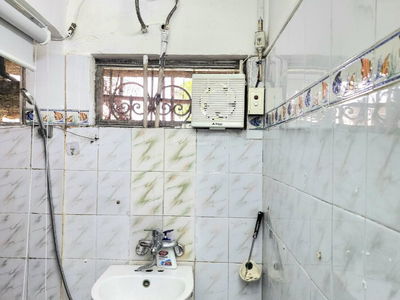 Le Quy Don Street, Vietnam  Le Quy Don Street, Vietnam