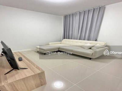 Khlong Nueng, Central Future Park Rangsit (1.5 km.), Major Rangsit Department Store (2 km.), Rangsit Market (2 km.), Pathum Thani, Thailand Khlong Nueng, Central Future Park Rangsit (1.5 km.), Major Rangsit Department Store (2 km.), Rangsit Market (2 km.), Pathum Thani, Thailand