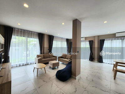 Bangkok Boulevard Vibhavadi, Bangkok, Thailand Bangkok Boulevard Vibhavadi, Bangkok, Thailand