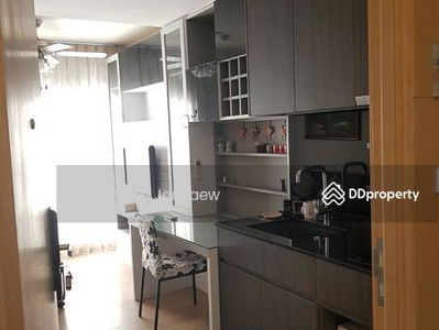 Via 49, Bangkok, Thailand Via 49, Bangkok, Thailand