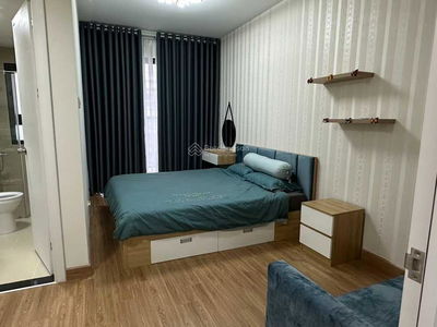 Topaz Twins, Vietnam Topaz Twins, Vietnam