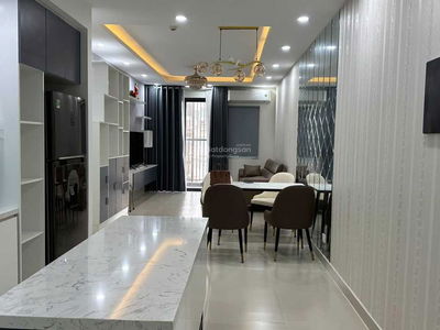 Topaz Twins, Vietnam Topaz Twins, Vietnam