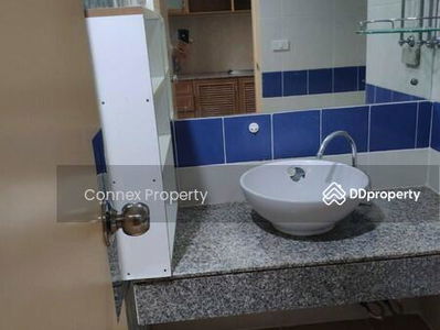 Silom Grand Terrace, Bangkok, Thailand Silom Grand Terrace, Bangkok, Thailand