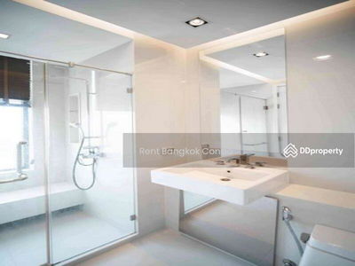 EQUINOX Paholyothin-Viphavadee, Bangkok, Thailand EQUINOX Paholyothin-Viphavadee, Bangkok, Thailand