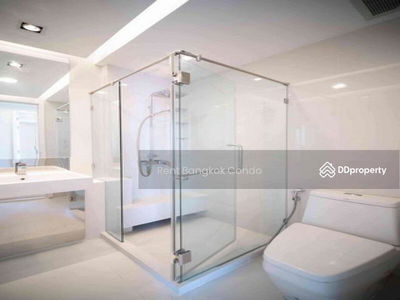 EQUINOX Paholyothin-Viphavadee, Bangkok, Thailand EQUINOX Paholyothin-Viphavadee, Bangkok, Thailand