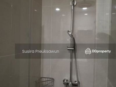 Park Origin Phrom Phong, Bangkok, Thailand Park Origin Phrom Phong, Bangkok, Thailand