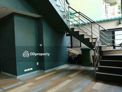 Aree Corner, Bangkok, Thailand Aree Corner, Bangkok, Thailand