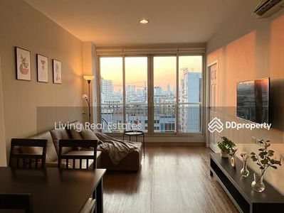 Life @ Ratchada-Huai Khwang, Bangkok, Thailand Life @ Ratchada-Huai Khwang, Bangkok, Thailand