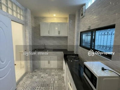 Townhome Soi Charoenjai (Soi Pridi Banomyong 31), Bangkok, Thailand Townhome Soi Charoenjai (Soi Pridi Banomyong 31), Bangkok, Thailand