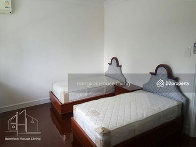 Shiva Tower, Bangkok, Thailand Shiva Tower, Bangkok, Thailand