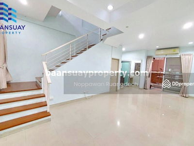 For rent, 3-story townhome with 5 air conditioners, Kaset-Nawamin Road, near Avenue Mall, Bangkok., Thailand For rent, 3-story townhome with 5 air conditioners, Kaset-Nawamin Road, near Avenue Mall, Bangkok., Thailand