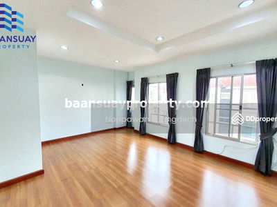 For rent, 3-story townhome with 5 air conditioners, Kaset-Nawamin Road, near Avenue Mall, Bangkok., Thailand For rent, 3-story townhome with 5 air conditioners, Kaset-Nawamin Road, near Avenue Mall, Bangkok., Thailand