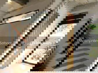 Large 2-Bedroom Townhouse, Bangkok, Thailand Large 2-Bedroom Townhouse, Bangkok, Thailand