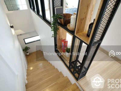Large 2-Bedroom Townhouse, Bangkok, Thailand Large 2-Bedroom Townhouse, Bangkok, Thailand