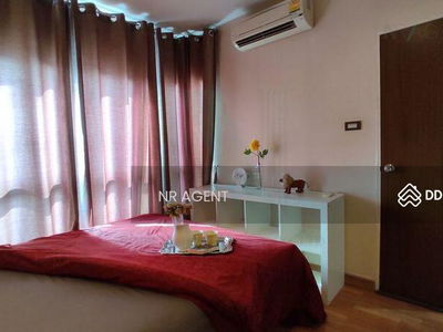 Ivy River, Bangkok, Thailand Ivy River, Bangkok, Thailand