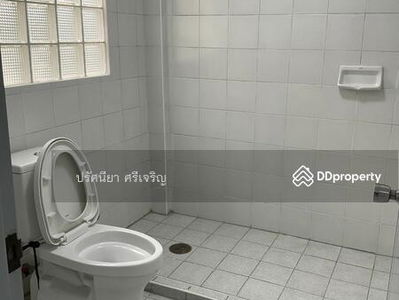 Townhouse 3 floors, 2 bedrooms, 2 bathrooms. Air conditioning in every room with a newly renovated living room on Chan Kao Road. (Soi Amorn) off Soi Suan Phul, Bangkok, Thailand Townhouse 3 floors, 2 bedrooms, 2 bathrooms. Air conditioning in every room with a newly renovated living room on Chan Kao Road. (Soi Amorn) off Soi Suan Phul, Bangkok, Thailand