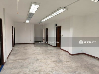 Sriwara Town in Town, Bangkok, Thailand Sriwara Town in Town, Bangkok, Thailand