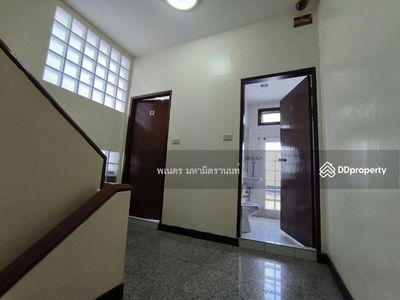 Sriwara Town in Town, Bangkok, Thailand Sriwara Town in Town, Bangkok, Thailand