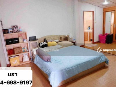 Sermsiri Village 7, Bangkok, Thailand Sermsiri Village 7, Bangkok, Thailand