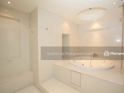 Royal Residence Park, Bangkok, Thailand Royal Residence Park, Bangkok, Thailand