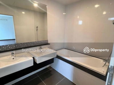 The City Ekkamai-Ladprao, Bangkok, Thailand The City Ekkamai-Ladprao, Bangkok, Thailand