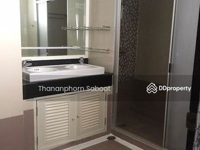 Jaspal's Residential II, Bangkok, Thailand Jaspal's Residential II, Bangkok, Thailand