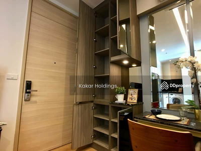 Park Origin Phrom Phong, Bangkok, Thailand Park Origin Phrom Phong, Bangkok, Thailand