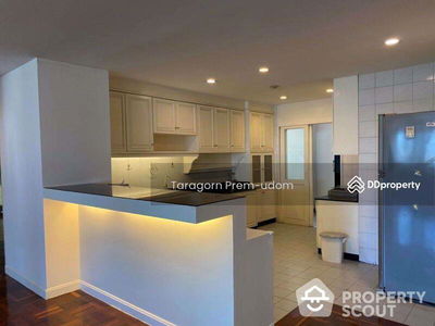 The Habitat Sukhumvit 53, Bangkok, Thailand The Habitat Sukhumvit 53, Bangkok, Thailand