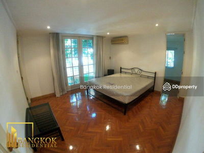 Navin Mansion, Bangkok, Thailand Navin Mansion, Bangkok, Thailand