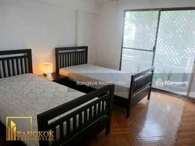 Navin Mansion, Bangkok, Thailand Navin Mansion, Bangkok, Thailand