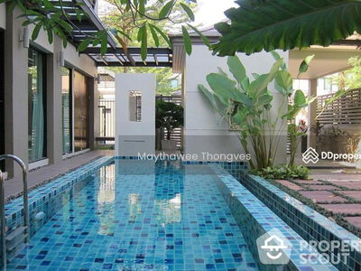 Spacious 4-Bedroom House, Bangkok, Thailand Spacious 4-Bedroom House, Bangkok, Thailand