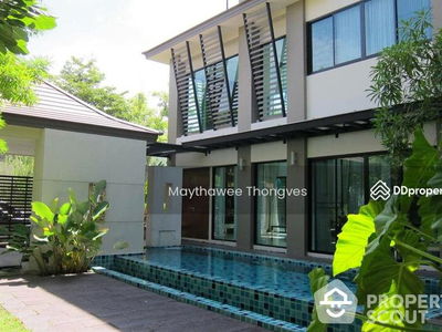 Spacious 4-Bedroom House, Bangkok, Thailand Spacious 4-Bedroom House, Bangkok, Thailand
