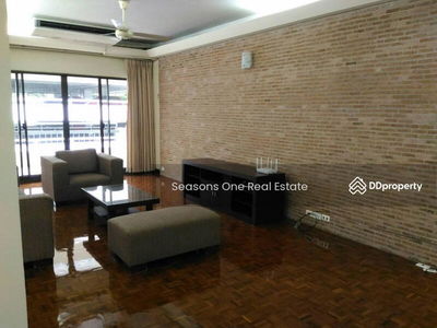 Charming soi 11 spacious bright breezy 3 bedrooms with lots of natural light. Low rise. Very homely, Bangkok, Thailand Charming soi 11 spacious bright breezy 3 bedrooms with lots of natural light. Low rise. Very homely, Bangkok, Thailand