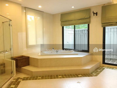 10110, Bangkok, Thailand 10110, Bangkok, Thailand