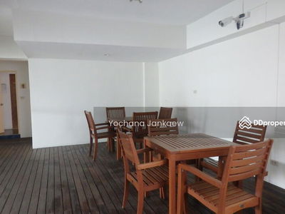 Royal Castle Sukhumvit, Bangkok, Thailand Royal Castle Sukhumvit, Bangkok, Thailand