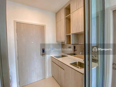 Miti Chiva Kaset Station, Bangkok, Thailand Miti Chiva Kaset Station, Bangkok, Thailand